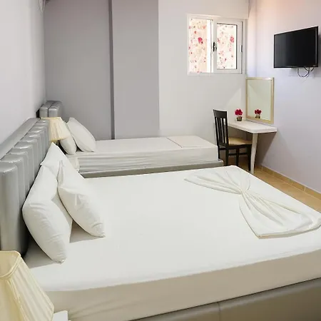 Nadia Apartmán Golem (Tirana)